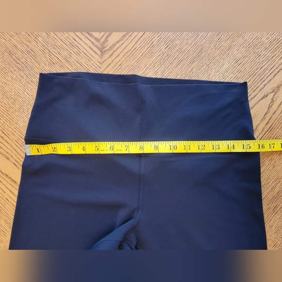 Womens Lululemon Align HR Pant 25" (Size 12) - Picture 6 of 6